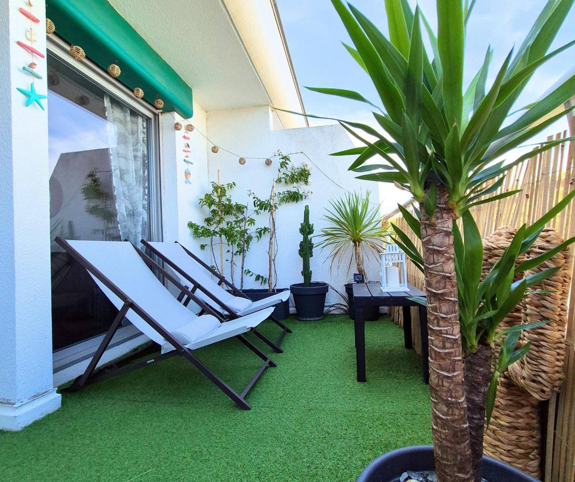 Apartment T2 - Terrasse - 3 Min A Pieds Des Plages- Parking Privee - Clim - Wifi - 4 Pax