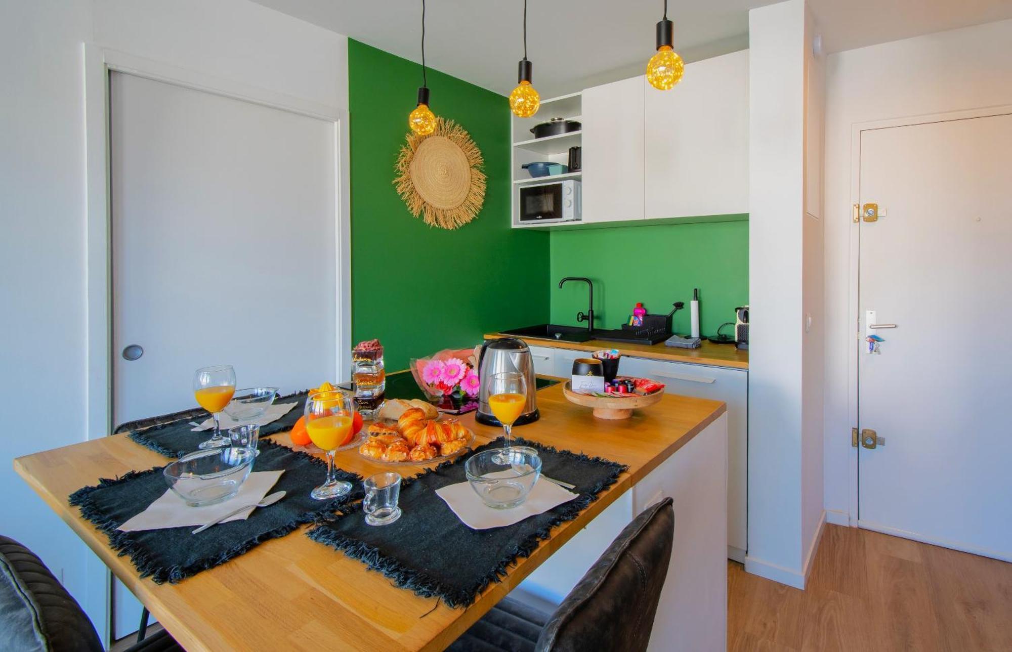 T2 - Terrasse - 3 Min A Pieds Des Plages- Parking Privee - Clim - Wifi - 4 Pax